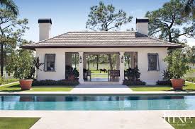 These Gracious Homes Exude Southern Charm And Hospitality No Matter What State They Call Home Pool House Designs Pool Houses Pool House Plans