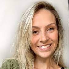 Juliana Hendrix's Instagram, Twitter & Facebook