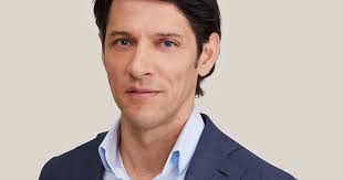 Michael Schouten's Instagram, Twitter & Facebook