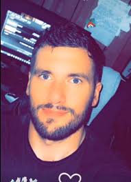 Gamer seeking friends and romance online