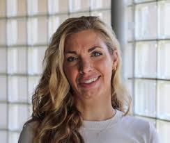 Genevieve Lyons's Instagram, Twitter & Facebook