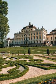 Stuttgart hat jede menge interessante sehenswürdigkeiten zu bieten, die es zu entdecken gilt. Ein Wochenende In Stuttgart Sehenswurdigkeiten Unsere Tipps Sommertage Ausflug Reisen Deutschland Stuttgart