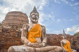 Di hari waisak, tersimpan tiga peristiwa penting umat buddha, yaitu Vepxvpdmcoymm