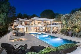 101 Backyard Landscaping Ideas For Your Home Photos Celebrity Houses Beverly Hills Houses Celebrity Homes For Sale