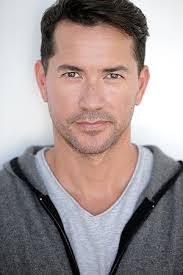 Benjamin Lutz's Instagram, Twitter & Facebook