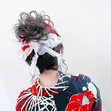 napi ヘアアレンジ はinstagramを利用しています 高めのふわふわおだんごヘア 前からみてふわふわしてる感じにみえるように レースはその場でリボンに結んで 余ったレースをくしゅくしゅにしてピンで止めて 袴と合わせて可 hair styles