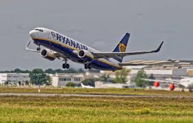Ok, so the plane lands at 7.30, the bank opens at 9.30. Dataero Pourquoi Les Avions Decollent Et Se Posent Face Au Vent