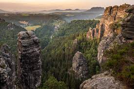 In sachsen und dem nationalpark sächsische schweiz nimmt der bestand dank guter schutzmaßnahmen wieder zu. Datei Sonnenaufgang Im Nationalpark Sachsische Schweiz Jpg Wikipedia