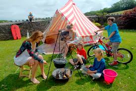 When planning to camp with your family, particularly with children, it is a good idea to have some ideas of things to do. Items To Bring On A Camping Trip