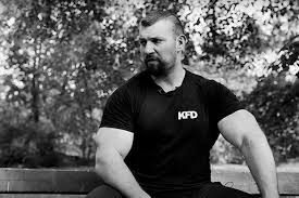 Watch all the people i hurt with my wedding here. Agresywny Wojtek Polak Nie Zyje Znany Trener Personalny Mial 32 Lata