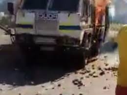Free zuma protests happening in south africa. Cubohp9ostdvxm