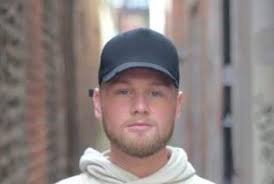 Vincent Mackay · Artist Profile