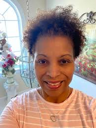 I've been inspired by all of the ladies beautiful puffs. I thought that I  would try it. I love this style and Photogenic makes it easy to achieve!!  Still working