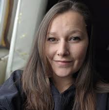 How does one sign up their little one for dance this year? She is 4