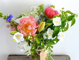 100% locally sourced flowers for delivery in the dc/md/va area. Little Acre Flowers Goop