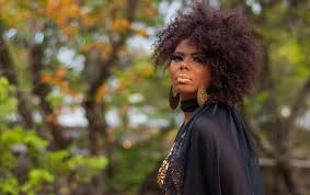 Mas não deu pra gente ver maria bethânia porque a apresentação foi cancelada na véspera, o isolamento era necessário a partir daquele momento, pois a situação parecia estar fora de controle. Doralyce Sem Meias Palavras A Democracia E Uma Ditadura Que Perdeu O Disfarce Rede Brasil Atual