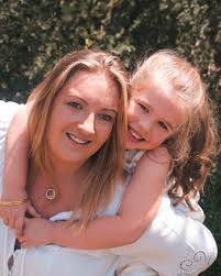 Donna Thornell's Instagram, Twitter & Facebook