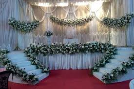 Earthy Bright And Rich Flowers Can Be Used For Decorating The Stage With Pastel Shades Of Color L Wedding Stage Decorations Wedding Stage Wedding Stage Design