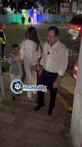 Alcalde Abel Martínez y su familia en La Casita de Santa