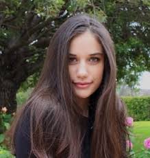 She has won the hearts of many people with her talent. Ella Travolta Family Parents Siblings Themefam