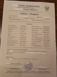 Das zeugnis enthält die gesamtbewertung einschließlich gesamtpunktzahl, prädikatsstufe und wer die prüfung bestanden hat, ist berechtigt, je nach erworbenem abschluss die bezeichnung „lehrerin. Abschiedsgeschenk Fur Lehrer Kollegen Verrucktes Zeugnis Abschiedsgeschenk Lehrer Geschenke Zum Abschied Abschluss Geschenk Lehrer