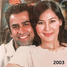 7 Potret Ina, Istri Aktor Jeremy Thomas yang Awet Muda dan Memesona