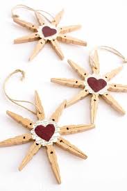 1001 Idees Diy Pour Donner Une Nouvelle Vie A La Pince A Linge Bois Decoration Noel Enfant Artisanat De Noel Noel