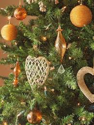 Dom V Ispanii Christmas Decorations For The Home Cool Christmas Trees Unusual Christmas Trees