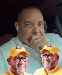 Mire aver si usted entiende y nos puede traduccir.