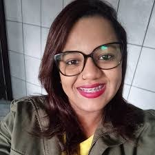 Paula Mont's Instagram, Twitter & Facebook