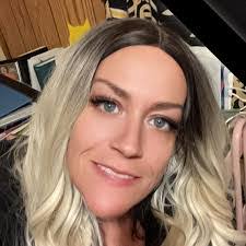 Tina Mullenix's Instagram, Twitter & Facebook