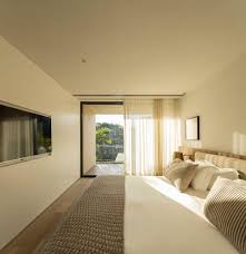 Dengan desain minimalis, kamar tidur dijamin akan memberikan kesan nyaman, bersih, dan selalu terlihat modern setiap saat. Ingin Kamar Tidur Nyaman Simak 10 Tips Feng Shui Ini