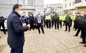 Topul celor mai bine plătite locuri de muncă vacante înregistrate în baza de date a anofm. Masti In Loc De Amenzi Primarul Usr Din Bacau A Dat Ordin Politiei Locale Sa Nu Ii Mai Amendeze Pe Cei Fara Masca Aktual24