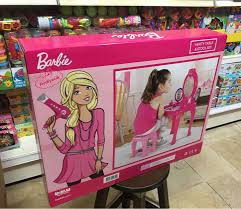 Seti Barbie Guzellik Seti Oyuncak Tabureli Makyaj Masasi Set 8 Parca Hediyecik Com Tr Online Oyuncak Hediye Alisveris 7 24 Siparis 0212 325 24 25 Panosundaki Pin