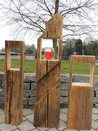 Individuelle Holzlaterne Aus Sehr Alten Handgeschlagenen Balken Die Laterne Ist Ein Wunderschoner Blickfang Z Altholz Laterne Windlicht Laterne Laterne