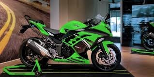 Keiritannya sangat istimewa untuk ukuran skutik 150 cc dengan bobot 133 kg. Sport Adventure Touring Pertama Di Kelas 150 Cc Tangerang Pt Astra Honda