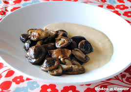 Aprende a cocinar setas pasando por su limpieza, sus distintos tipos de cocción y las mejores claves para hacer setas aprendemos cómo cocinar setas. Setas A La Plancha Con Crema De Cebolla Todos A Comer