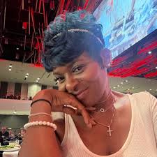 Time for Friday favourites! Share this week's favourite...🍔🎵📚