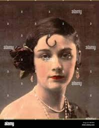 Yolanda Pereira's Instagram, Twitter & Facebook