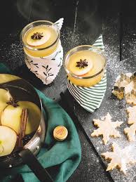 Der apperitif lillet ist richtig gemischt der perfekte drink für den sommer. Lillet Winterdrinks Bei Jeder Schneelage Das Richtige Im Glas Photo Video Story