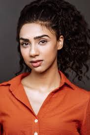 Amber Peebles's Instagram, Twitter & Facebook