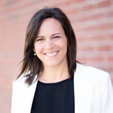 Actuelle ministre du gouvernement de françois legault, isabelle a toujours su trouver la force intérieure pour rebondir, avancer et mieux affronter les. Isabelle Charest Isabellecharest Twitter