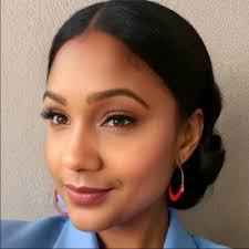 Iris Bowen, LMSW, a social worker in Mount Sinai's Coming Home program,  works to improve the physical and #MentalHealth and the emotional and  social well-being of men and women during their… |