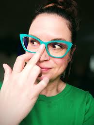 My name is Jasmine. I am a non traditional psychology/neuroscience graduate  student in Minnesota. I am a Virgo, which is probably why I'm so dull. I am  actually really funny because I