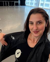 Allison DeBona (@allidebona) • Instagram photos and videos