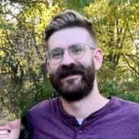 200+ profilů „Lunning“