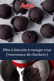 Pate A Biscuits A Manger Crue Morceaux De Charbon Redpath Sugar Recipe In 2020 Dessert Recipes Easy Edible Cookie Dough Dessert Recipes