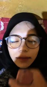 Hijab kaca mata lagi mesum
