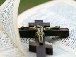 Hari di mana orang kristiani memperingati penyaliban dan kematian yesus kristus. 4eky5dhy6bzjwm