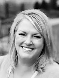 Jenny Barefoot's Instagram, Twitter & Facebook